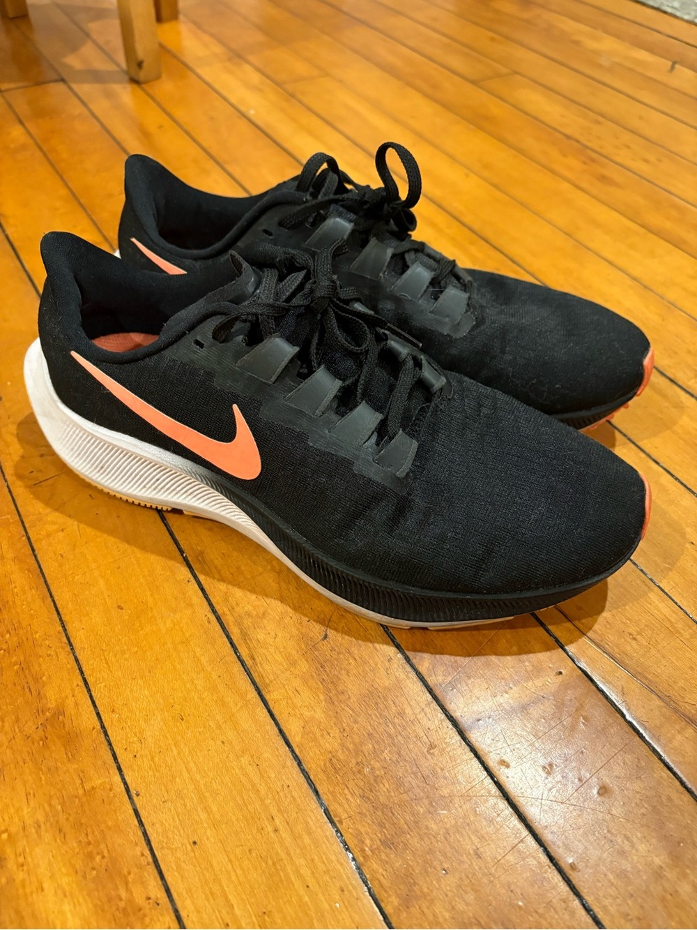 Nike Black Pegasus 37 Running Shoe in Men’s size 9